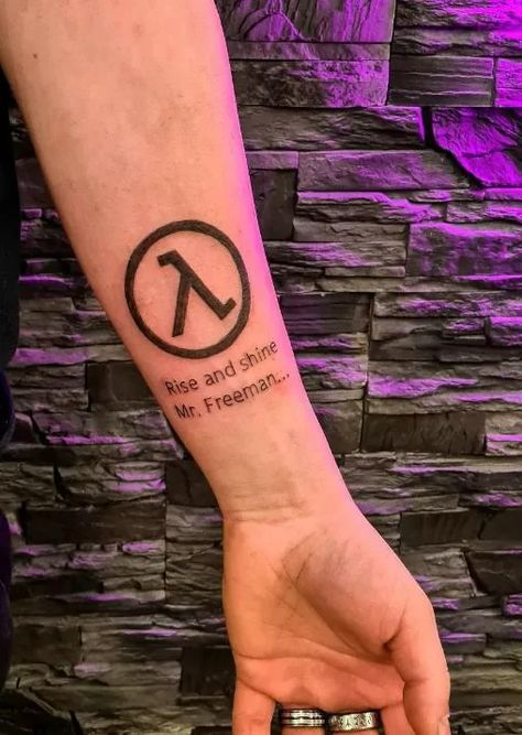 11 Best Half Life Tattoos - NSF - Magazine Half Life Art, Game Tattoo, Fan Tattoo, Dead Cells, Gaming Tattoo, Vibes Art, Half Life, Scenic Design, Life Tattoos