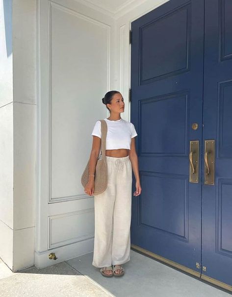30 Vacation Outfits You Need to Wear in 2024 White Shirt Outfit Summer Beach, Vacation Classy Outfits, Down The Shore Outfits, City Day Outfit Spring, Easy Vacation Outfits Casual, Summer Outfit In London, Minimal Summer Aesthetic, Medditeranean Outfits, Touring Outfits Summer