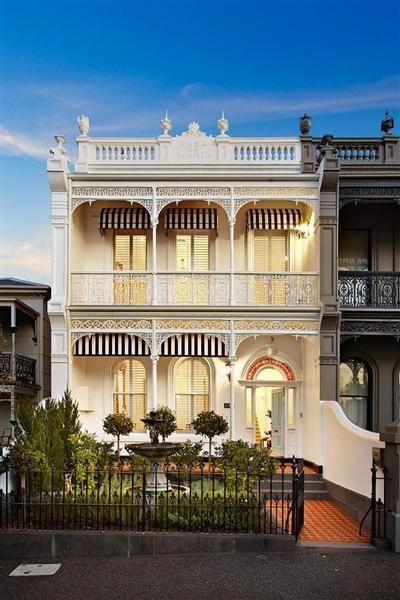 Victorian Architecture, Terrace House Exterior, Yard Fountain, House Victorian, Melbourne Architecture, Victorian Gardens, Victorian Terrace House, Australian Architecture, Victorian Terrace