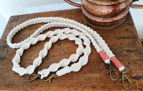 Macrame Lanyards Diy, Lanyard Macrame Tutorial, Diy Macrame Lanyard Tutorial, Macrame Lanyard Diy Pattern, Macrame Lanyard Pattern, Macrame Lanyard Tutorial, Diy Macrame Lanyard, Macrame Lanyard Diy Tutorials, Macrame Lanyard Diy