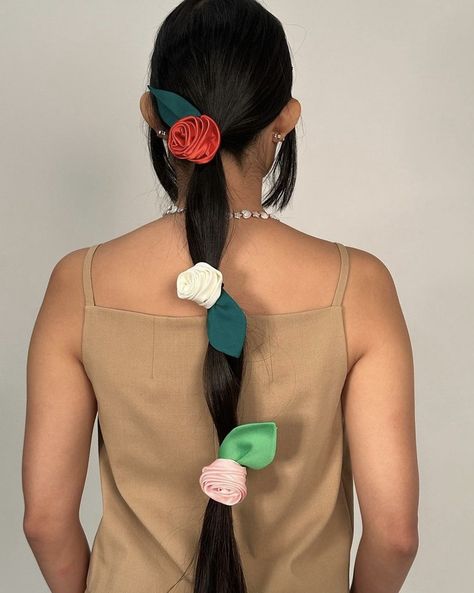 3D flower scrunchie Couture, Sandy Liang Scrunchie, Modern Coquette, Flower Scrunchie, Scrunchies Diy, Sandy Liang, Costume Themes, January 12, Dutch Braid