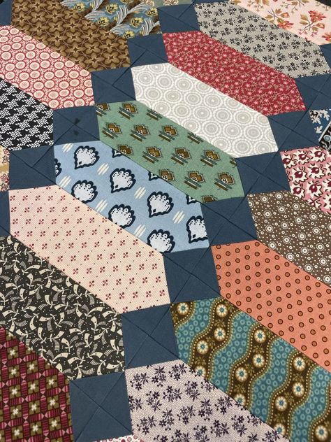 Patchwork, Bonnie Hunter Scrap Quilts, Layer Cake Quilt Patterns, Layer Cake Quilts, Quilt Pattern Download, Scrappy Quilt Patterns, Start Quilting, Japanese Quilts, String Quilts