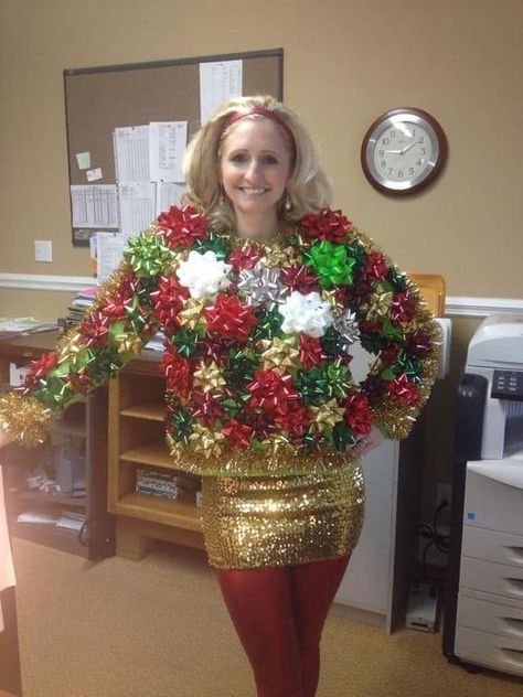 Natal, Tacky Christmas Outfit, Tacky Outfit, Creative Ugly Christmas Sweater, Ugly Christmas Outfit, Making Ugly Christmas Sweaters, Homemade Ugly Christmas Sweater, Diy Christmas Outfit, Ugly Christmas Sweater Diy Funny