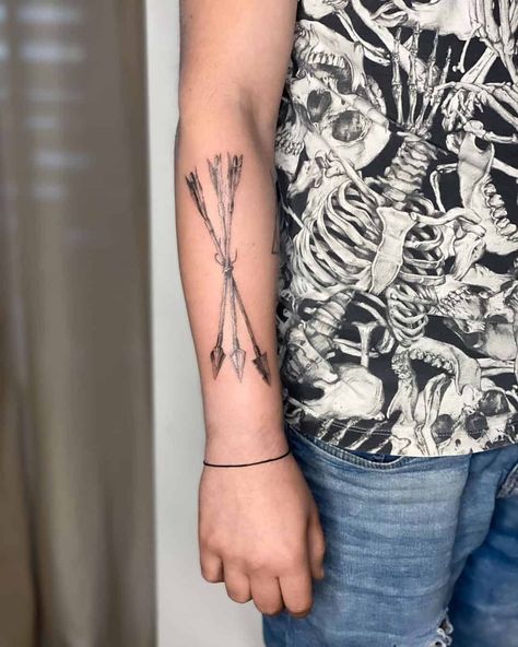 Santa Fe, 4 Arrows Tattoo, 3 Arrow Tattoo Men, 3 Arrow Tattoo, Native American Arrow Tattoo, Arrows Tattoo, Mens Arrow Tattoo, Fierce Tattoo, Small Arrow Tattoos