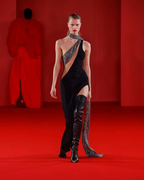 Haute Couture, Couture, Runway Gowns, Evening Mini Dresses, Music Culture, David Koma, Fashion Music, Red Sequin, Winter 2023