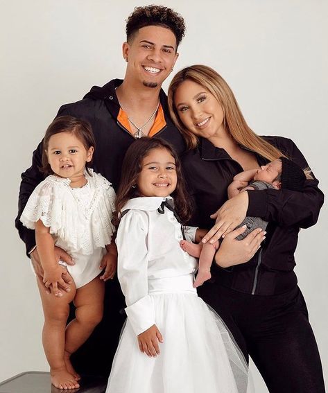 Steel Mcbroom, Elle Mcbroom, Catherine Mcbroom, The Ace Family Youtube, Alaïa Mcbroom, Ace Family Wallpaper, The Ace Family, Austin And Catherine, Studio Family Portraits