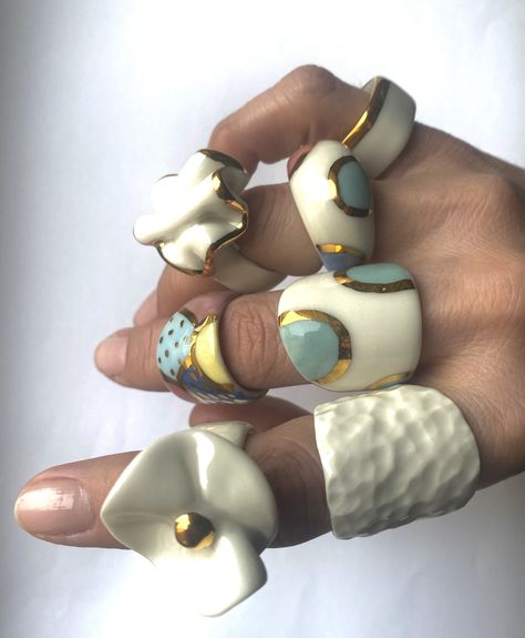 Fimo Ring, Ceramic Jewerly, Diy Clay Rings, Handmade Ceramic Jewelry, Porcelain Earrings, Handmade Jewelry Tutorials, Pottery Crafts, Diy Pottery, Ceramics Pottery Art