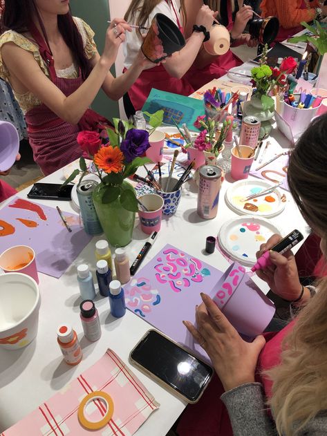 Art Date With Friends, Art Party Aesthetic, Arts And Crafts For Friends, June Esthetics, Paint Ideas With Friends, Party With Friends Ideas, Art Night With Friends, Friend Gathering Ideas, Arts And Crafts With Friends