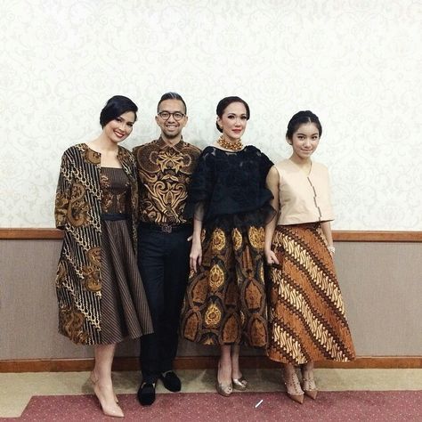 Couture, Haute Couture, Dress Batik Kombinasi, Batik Blazer, Indonesian Clothing, Mode Batik, Indonesian Kebaya, Modern Batik, Batik Dress Modern