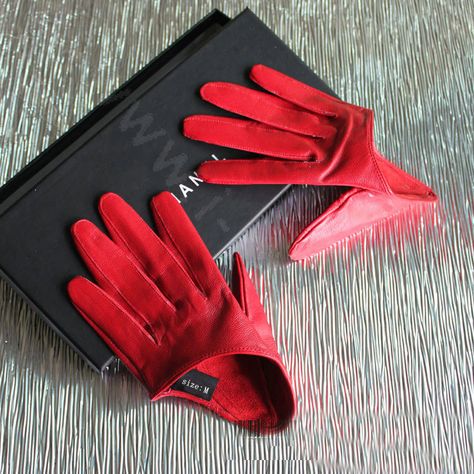 $30.99 Fashion Women Genuine Leather Sheepskin Half Palm Short Gloves Size M - Red, Material: Lambskin+polyester lining, Elegant and stylish lambskin leather gloves with super soft and comfy lining, not allergic, good quality and service, exquisite workmanship. Leather Gloves Outfit, Diy Heels, Gloves Outfit, Red Leather Gloves, Mode Ulzzang, Short Gloves, Leather Driving Gloves, Red Gloves, Fashion Gloves