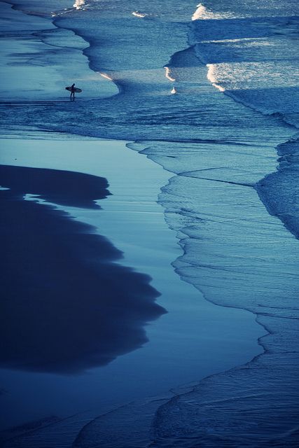 Côte des Basques in the morning  #surf Le Grand Bleu, Biarritz France, Blue Hour, Feeling Blue, Wassily Kandinsky, Foto Inspiration, Foto Instagram, Blue Aesthetic, Skateboarding