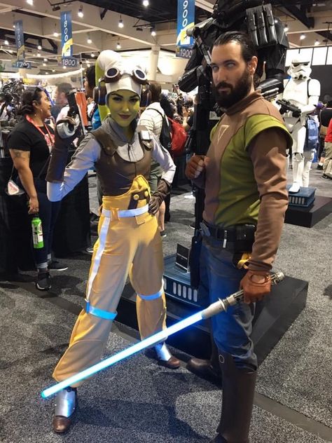 Kanan And Hera Son, Kanan Jarrus Cosplay, Hera Cosplay, Kanan And Hera, Kanan Jarrus, Hera Syndulla, Jedi Cosplay, Couples Halloween Outfits, Twi Lek