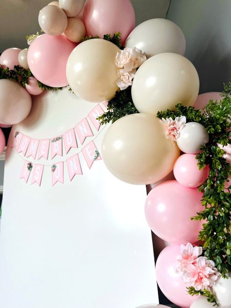 Tips for Hosting a Party at Home Hosting A Party At Home, Somebunny Is One, Birthday Party Checklist, Party Design Ideas, Hosting A Party, Trendy Party Decor, Party Planning Checklist, Party Checklist, Graduation Party Planning