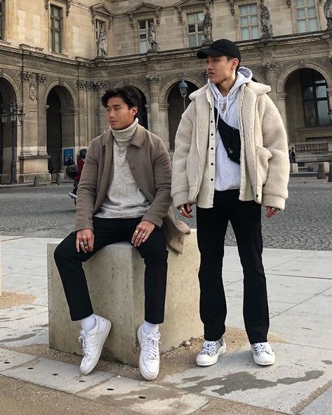 beige tones w/ my real bro #Streetwear #Style #mensfashion Turtle Neck Outfit, 80s Mens Fashion, Sneaker Outfits, Streetwear Mode, Beige Tones, Mens Fashion Smart, Look Retro, Fashion Blogs, Elegante Casual