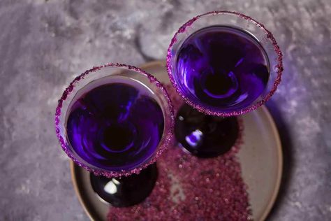 Purple Gekko Shot Recipes, Jelly Shots, Purple Shots Recipe, Euphoria Party, Shake Shake, Sour Mix, Blue Curacao, Jello Shots, 7 Minutes