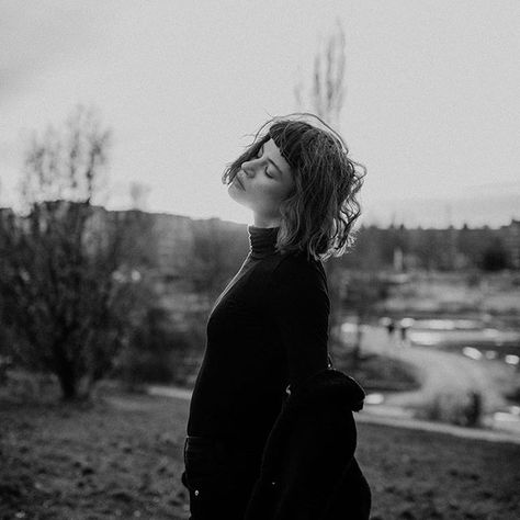Hannover, Black And White Cinematic Photography, Moody Female Portraits, Lifestyle Portraits Women, Moody Editorial Photography, Moody Woman Photography, Moody Photography Portrait, Moody Self Portrait, Moody Portraits Women