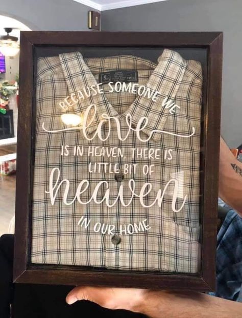 Cricut Crafts To Sell, Backyard Patio Makeover, Someone In Heaven, Memory Diy, Shadow Box Memory, Koti Diy, Modern Patio Design, Patio Design Ideas, Projets Cricut