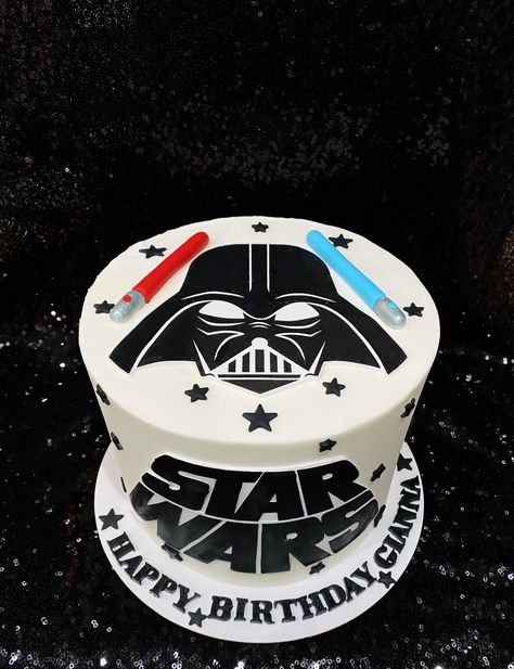 Star Wars Birthday Cake Darth Vader, Earth Vader Cake, Darth Vader Cake Birthdays, Star Wars Cake Darth Vader, Starwars Cake Simple, Star Wars Birthday Cake Easy, Star Wars Bday Cake, Star Wars Cake Ideas Easy, Darth Vader Cake Ideas