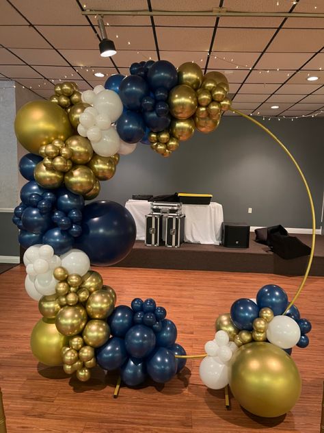 Navy and gold wedding balloon backdrop Gold And Blue Balloons Decoration, Navy And Gold Balloon Decor, Balloon Arch Navy And Gold, Blue Gold And White Balloon Garland, Navy Blue And Gold Backdrop Ideas, Blue And Gold Backdrop Party Ideas, Navy Blue And Gold Balloon Arch, Royal Blue And Gold Theme Party, Navy Blue And Gold Centerpiece Ideas