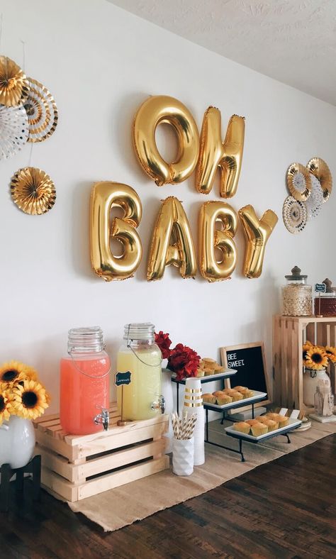 Baby Shower Office Decorations, Babyshowerparty Ideas Simple, Baby Shower Home Decor Ideas, Office Baby Shower Decor, Baby Shower Backyard Ideas, Backyard Baby Shower Decor, Work Baby Shower Decorations, Baby Shower Inspo Gender Neutral, Baby Shower Work Party