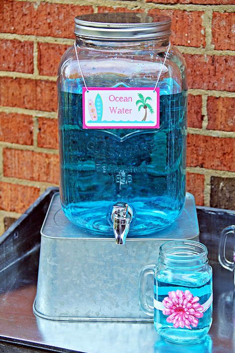 Ocean water beverage dispenser from a Hawaiian Luau Birthday Party on Kara's Party Ideas | KarasPartyIdeas.com (16) Hawaiian Birthday Party Ideas, Hawaiian Luau Birthday Party, Tropisk Fest, Hawaii Birthday Party, Moana Birthday Party Theme, Hawaian Party, Sweet 17, Luau Party Supplies, Tropical Birthday Party