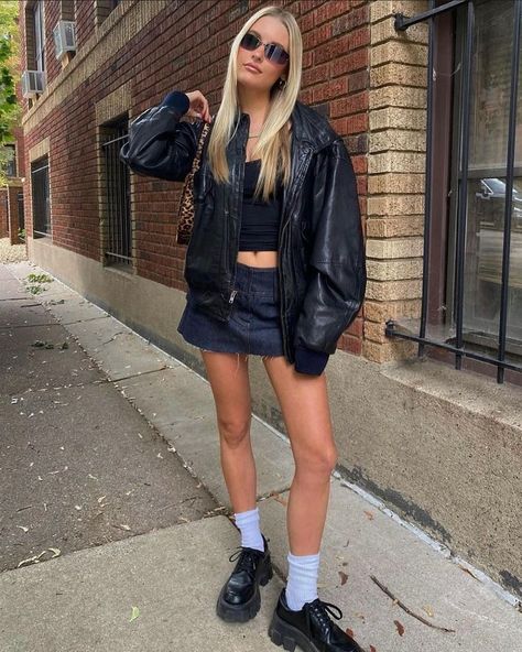 Down Town Girl, Winter Date Outfits, Hot Weather Outfits, Nyc Fits, Nyc Street Style, Nyc Street, Hailey Bieber, Fashion Fits, 90s Vintage