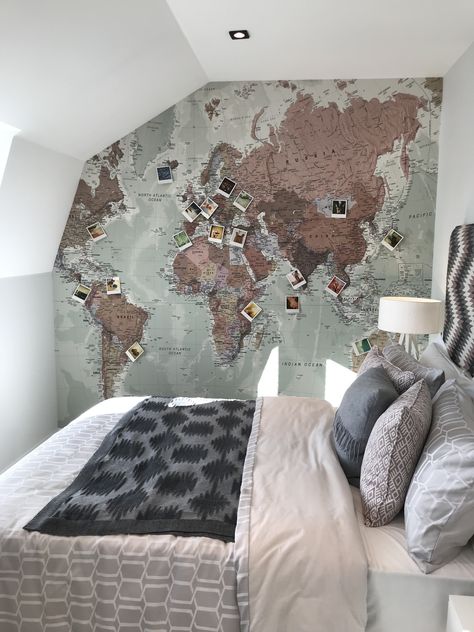 Dream Rooms, World Map Bedroom, Map Bedroom, World Map Decor, Teen Bedroom Decor, Cute Room Decor, Room Inspiration Bedroom, Room Ideas Bedroom, Aesthetic Bedroom