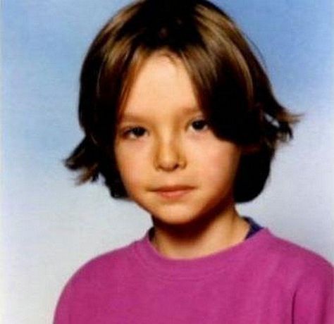 https://flic.kr/p/78kg2Y | Baby Bill ♥ | So cute, don't you think? Young Bill Kaulitz, Georg Listing, You're So Pretty, Lou Reed, Funny Cartoon Gifs, Tokyo Hotels, Bill Kaulitz, Sam And Colby, Tom Kaulitz