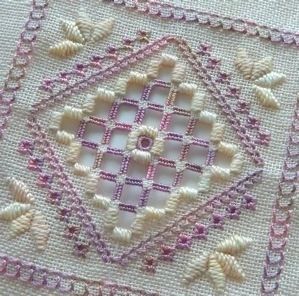 Satin Stitch, Iron On Embroidery, Drawn Thread, Hardanger Embroidery, Pola Sulam, Embroidery Transfers, Types Of Embroidery, Chale Crochet, A Cross