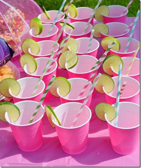 Tropisk Fest, Fest Temaer, Barbie Theme Party, Summer Outdoor Party, Flamingo Birthday Party, Fiesta Tropical, Barbie Birthday Party, Pool Birthday, Tropical Birthday