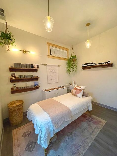 Nature Esthetician Room, Massage Room Decoration, Simple Massage Room Ideas, Reflexology Room Decor, Cozy Massage Room Ideas, Massage Room Storage, Tiny Massage Room Ideas, Massage Space Ideas, Earth Tone Esthetician Room