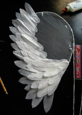 Angel Wings for Costume : 4 Steps - Instructables Angel Wings For Costume, Wings For Costume, Vampire Costume Diy, Diy Fantasia, Pirate Costume Diy, Diy Angel Wings, Diy Angels, Diy Wings, Costumes Pictures