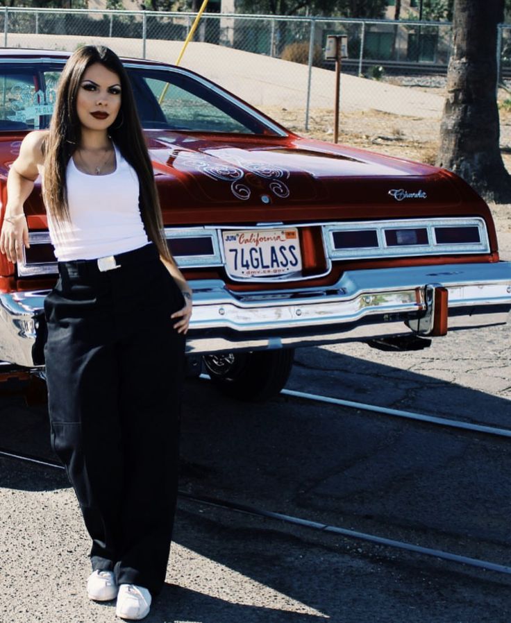 Chola Inspired Outfit, Chula Aesthetic, Chola Outfit, Chola Aesthetic, Chicana Style Outfits, Chica Chola, Look Hip Hop, Estilo Chola, Looks Hip Hop