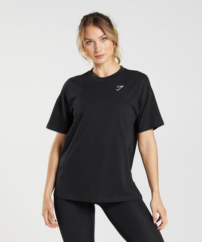 IN DEINEM SPIND. 
Wie auch immer dein Training aussieht, das Training Oversized Tee begleitet dich durch jede Session. Mit weitem Sitz, einem bequemen Material und subtilem Logo als Stickerei bietet dir das locker sitzende Sportoberteil alles, was du von einem vertrauensvollen Basic erwartest. 
- Oversized Fit
- Gesticktes Logo auf der Brust
- Gerippter Halsausschnitt
- 100% Baumwolle
- Das Model ist 1,70 m groß und trägt Größe XS
- Artikelnummer: B1A7M-BBBB Oversized T Shirt, Black & White, Oversized Tshirt, Gym Outfit, Stylish Design, Say Hello, Round Neckline, T Shirt Black, Tunic Tops