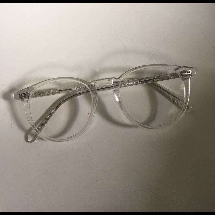 Clear Aesthetic Glasses, Clear Rim Glasses, How To Style Clear Glasses, Glasses With Clear Frames, Glasses Transparent Frame, Round Transparent Glasses, Glasses Round Frames, Aesthetic Round Glasses, Fake Clear Glasses