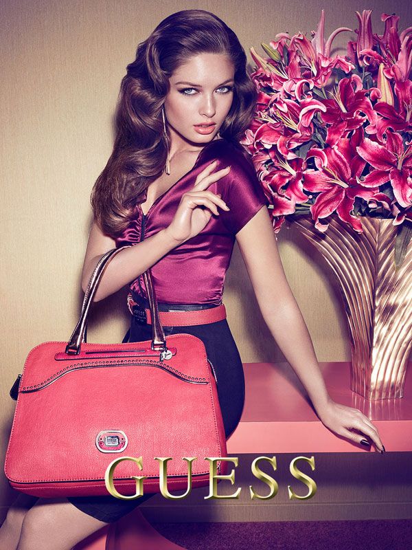 Guess Accessories Offers High Gloss Style for its Fall 2012 Campaign by Claudia & Ralf Pulmanns Haute Couture, Skirt And T Shirt, Guess Ads, Guess Campaigns, Guess Fashion, Guess Models, Guess Clothing, Guess Girl, Ad Campaigns