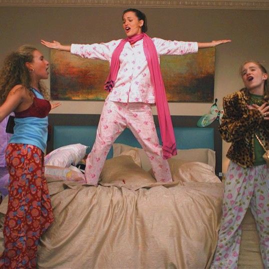 13 going on 30 Jenna Rink aesthetic dancing Jennifer Garner icon wallpaper 2000's Chick Flicks, Romcom Movies, Adam Johnson, Thirty Flirty And Thriving, 13 Going On 30, Girly Movies, Social Research, 2000s Aesthetic, Girl Movies