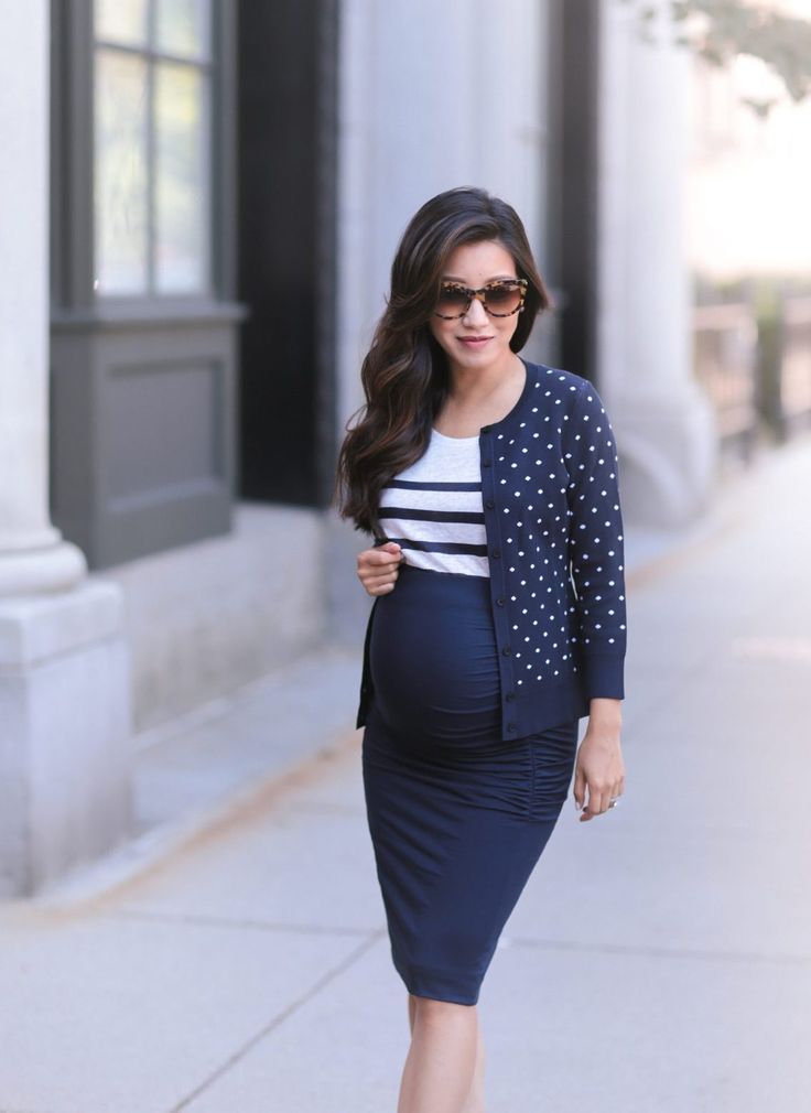 polka dot cardigan office outfit petite fashion blog Cardigan Dresses, Maternity Office Wear, Office Fashion Summer, Cardigan Ideas, Maternity Work Wear, Polka Dot Vest, Outfit Petite, Winter Maternity Outfits, Maternity Work Clothes