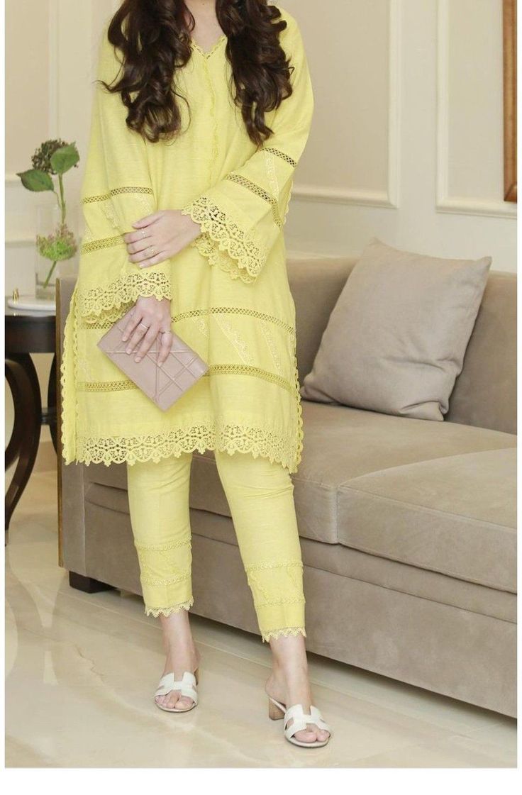 Yellow Suit Design, Lemon Colour Dress, Light Yellow Dress, Cotton Suit Designs, Simple Dress Casual, Simple Style Outfits, Yellow Suit, Simple Kurta Designs, Trendy Shirt Designs