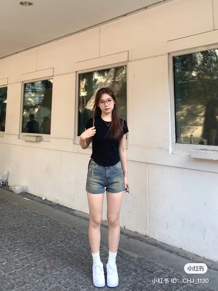 Short Ppl Outfits, Douyin Shorts Outfit, Asian Shorts Outfit, Shorts Outfits Asian, Casual Outfits Philippines, Kaila Dy Tita Outfits, Outfit With Short Pants, Summer Fits Korean, Philippines Outfit Street Styles