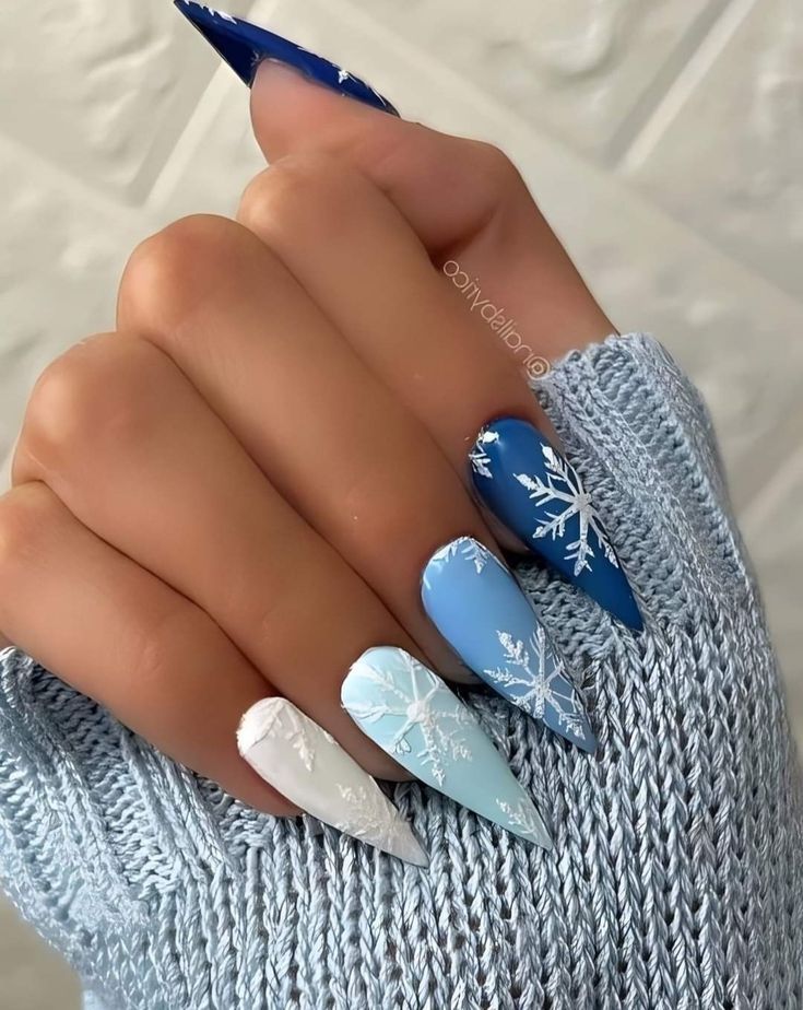 Christmas Nails That Are Not Red, Colorful Christmas Nails Acrylic, Classy Christmas Acrylic Nails, Blue Christmas Nails Stiletto, December Acrylic Nails Art Ideas, Blue And Red Christmas Nails, Seasonal Nails Winter, Snowflake Nails Stiletto, Simple Acrylic Nails Christmas