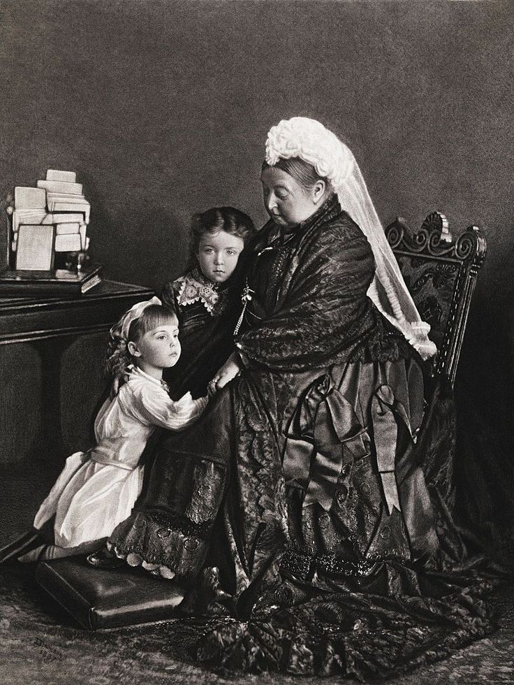 How Did Queen Victoria Really Feel About Her Children? - TownandCountrymag.com Tudor History, Queen Victoria Family Tree, Victoria's Children, Queen Victoria Children, Young Queen Victoria, Queen Victoria Family, Queen Victoria Prince Albert, London History, Historical Women