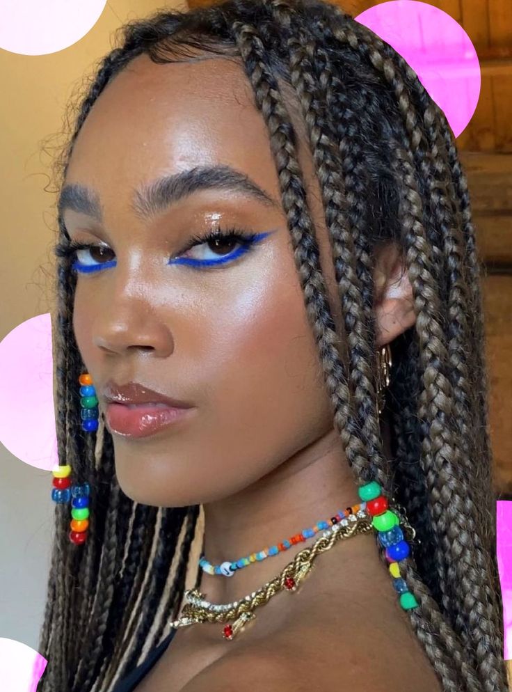 Rave Blue Makeup, Cool Summer Eye Makeup, Festival Makeup Hooded Eyes, Black Festival Makeup, Neon Blue Makeup, Lollapalooza Makeup, 90s Rave Makeup, Blue Festival Makeup, Sapphic Summer