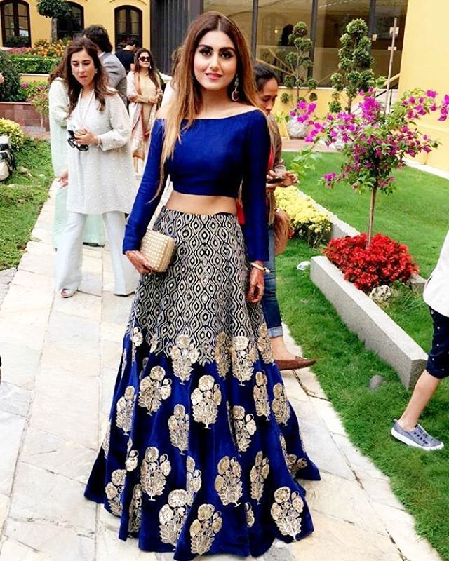 See this Instagram photo by @fashionwidclass • 1,368 likes Desi Wear, भारतीय दुल्हन संबंधी, Orang India, Pengantin India, Party Kleidung, Gaun Fashion, Salwar Kamiz, Patiala Salwar, Indian Lehenga