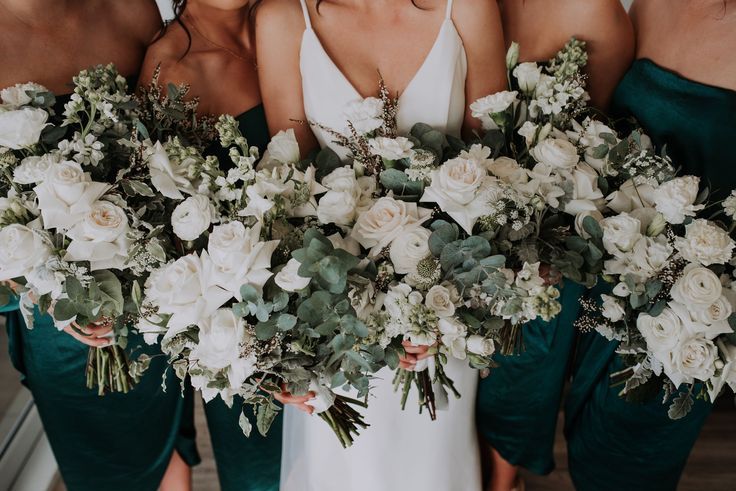 A gorgeous white and emerald green wedding, styled and flowers by Lilly & Lotus White And Emerald Green Wedding, Green Wedding Bouquets, Emerald Wedding Decor, Green And White Wedding Flowers, Emerald Green Wedding Theme, Hunter Green Wedding, Forest Green Wedding, October Wedding Flowers, Gold Wedding Flowers