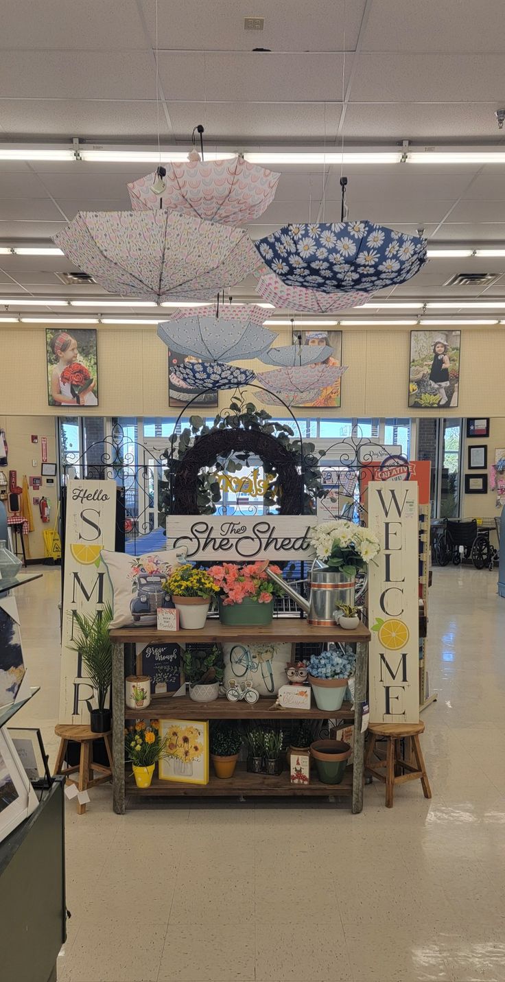 Hobby Lobby Furniture Displays, Hobby Lobby Flowers, Hobby Lobby Displays, Hobby Lobby Furniture, Spring Display, Lobby Ideas, Hobby Lobby Decor, Lobby Decor, Foyer Ideas