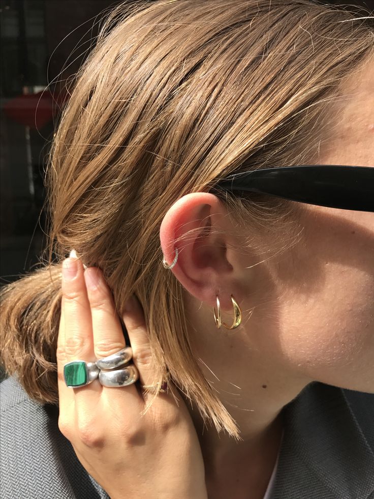 Ušný Piercing, Minimalist Ear Piercings, A Balanced Life, Cool Ear Piercings, Pretty Ear Piercings, Cute Ear Piercings, Cute Piercings, Balanced Life, Nail Jewelry