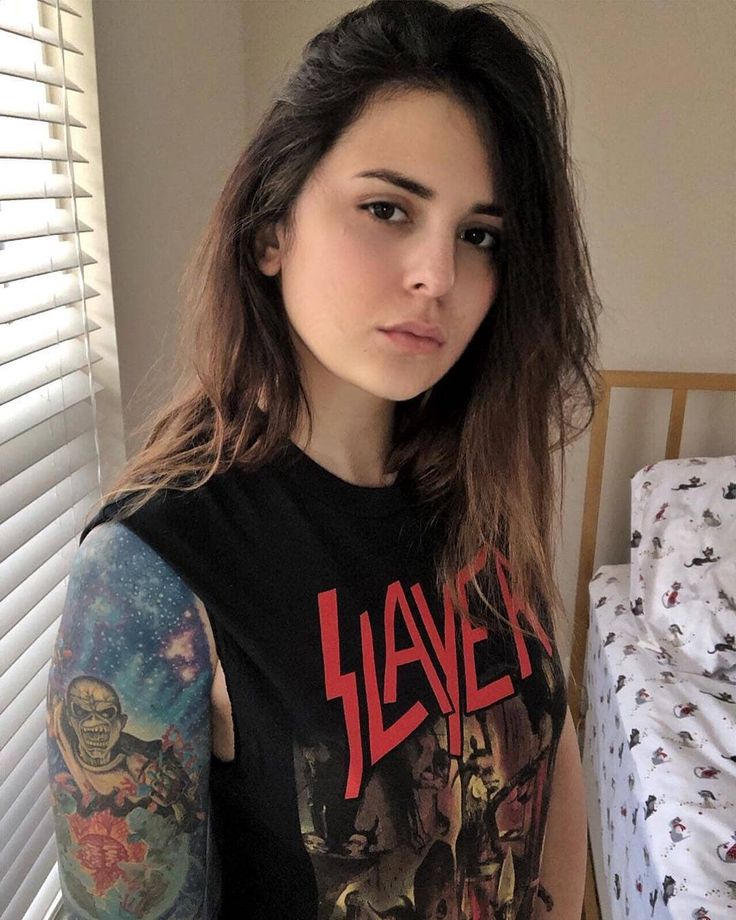 Hot Damn🤘♥ #slayer 🔥 FOLLOW @metal_f_head for more🤘 . . . @metal_f_head 🤘 . . . @metal_f_head 🤘 #metal #metalheads #metalhead #metalgirls… Tumblr, Metal Head Fashion, Chica Heavy Metal, Metalhead Girl, Black Metal Girl, Metal Girls, Metal Chicks, Heavy Metal Girl, Rocker Chick