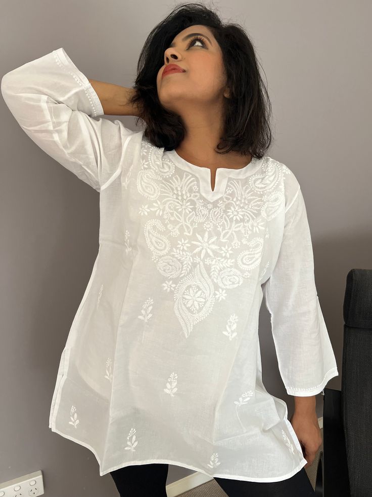 Short White Kurta With Jeans, Lakhnow Kurti, White Chikankari Kurta With Jeans, Chikankari Kurta Short, Hand Embroidered Tunics, Cotton Tops Designs, Short Kurta, White Kurta, Style Guru