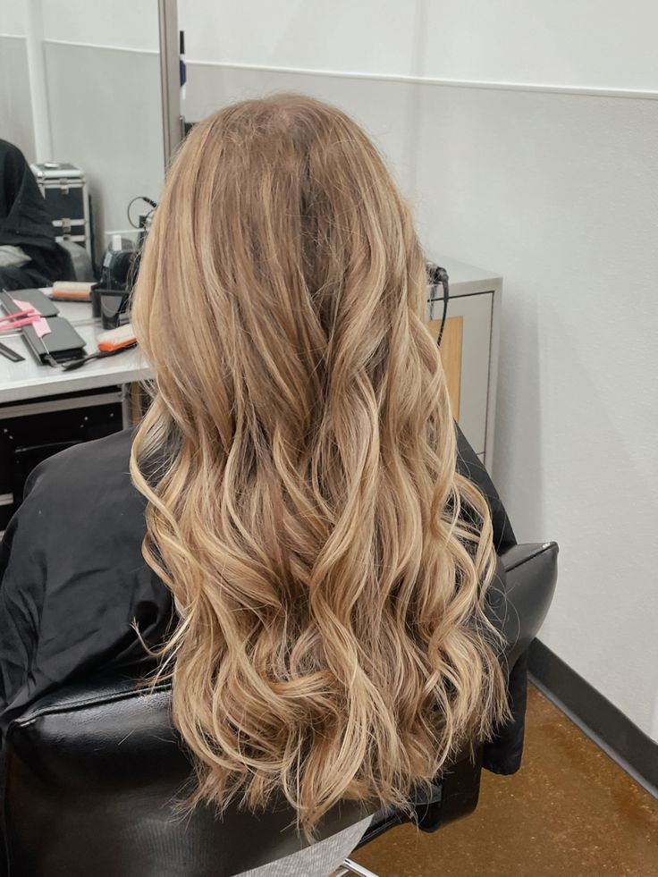 Salon Curls Hairstyles, Ball Hairstyles Blonde Hair, Types Of Curled Hair Hairstyles, Curling Blonde Hair, Basic Curled Hair, Loose Curls Long Hair Half Up, Hoco Hair Curled Down, Blonde Ball Hairstyles, Pretty Curls For Long Hair